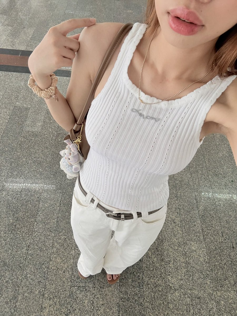 seaabracelet's tweet photo. ✿˚◞ แจกพิกัดชุดโทนขาวล้วนที่ชอบ🤍
#ootd #white #เสื้อขาว #allwhite #outfits #ชุดขาว https://t.co/iFfFIrAoe8