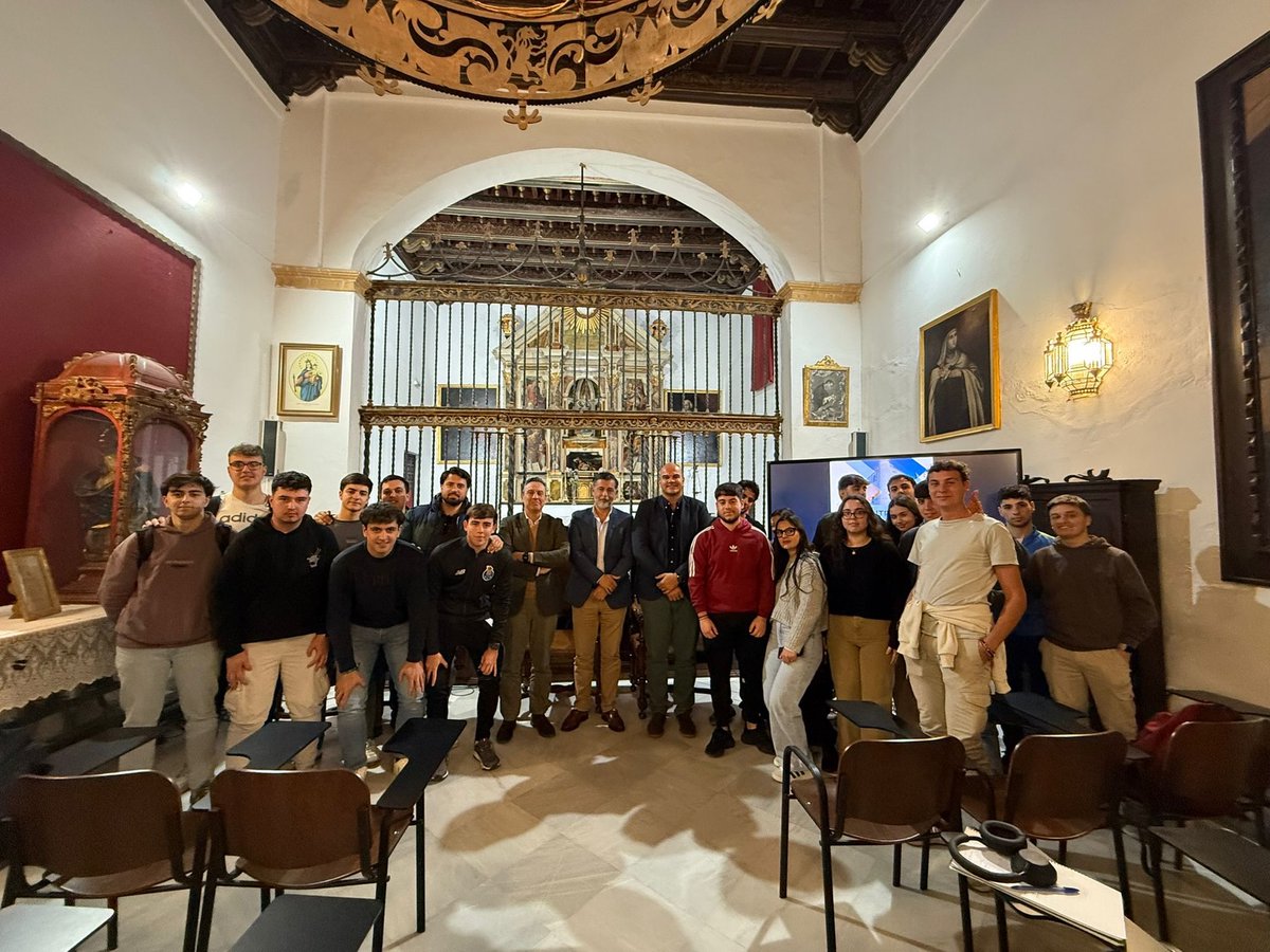 Escuela Universitaria de Osuna tweet media