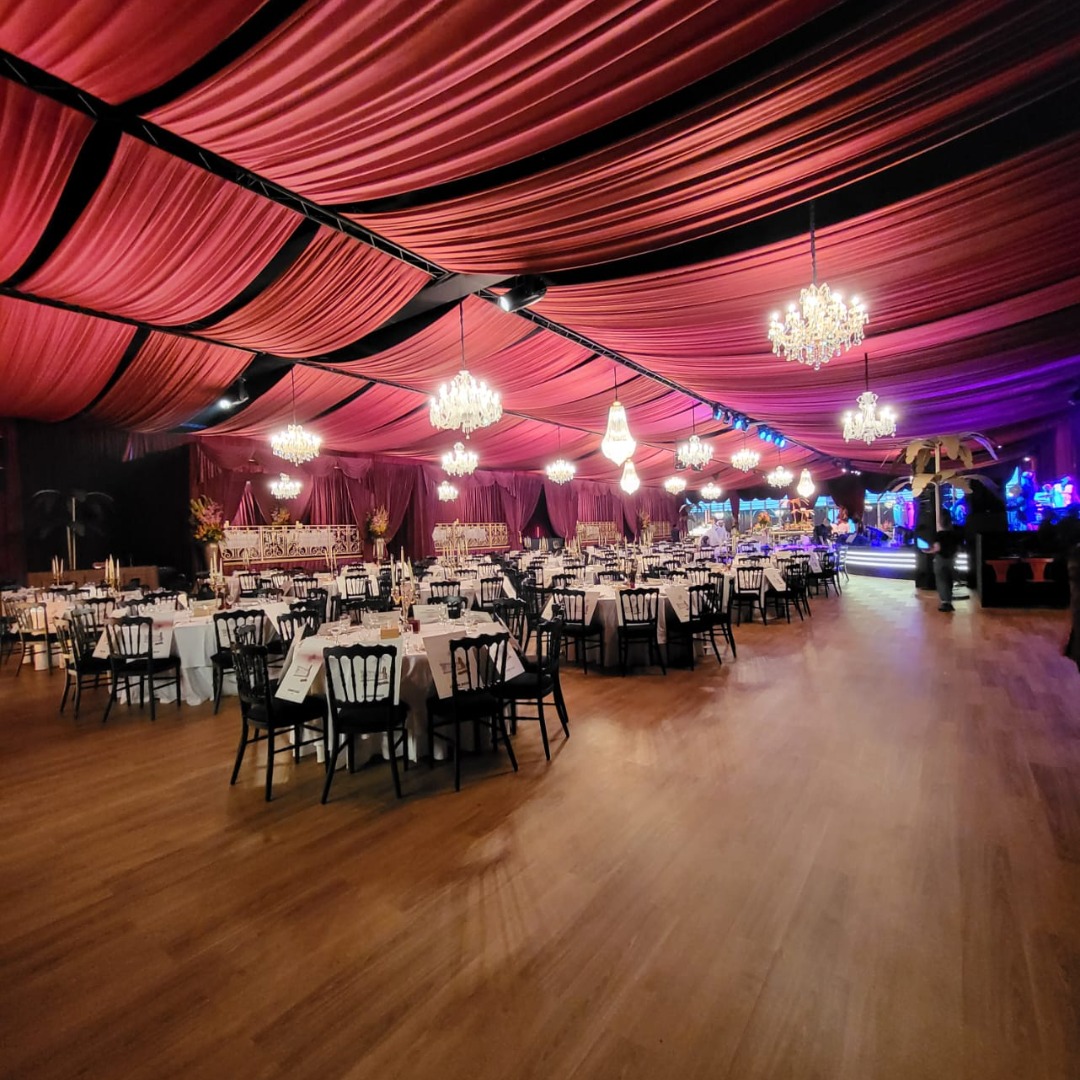 almarwaevents's tweet image. تجهيز خيمة لعشاء VIP في Carbone Beach Qatar: ثريات، ستائر فاخرة، مسرح وتشغيل.

VIP dinner event tent setup at Carbone Beach Qatar.
Stage operation, lighting &amp;amp; on-ground coordination

🌐almarwaevents.com

#AlMarwaPartiesAndEvents #DohaEvents #EventManagement