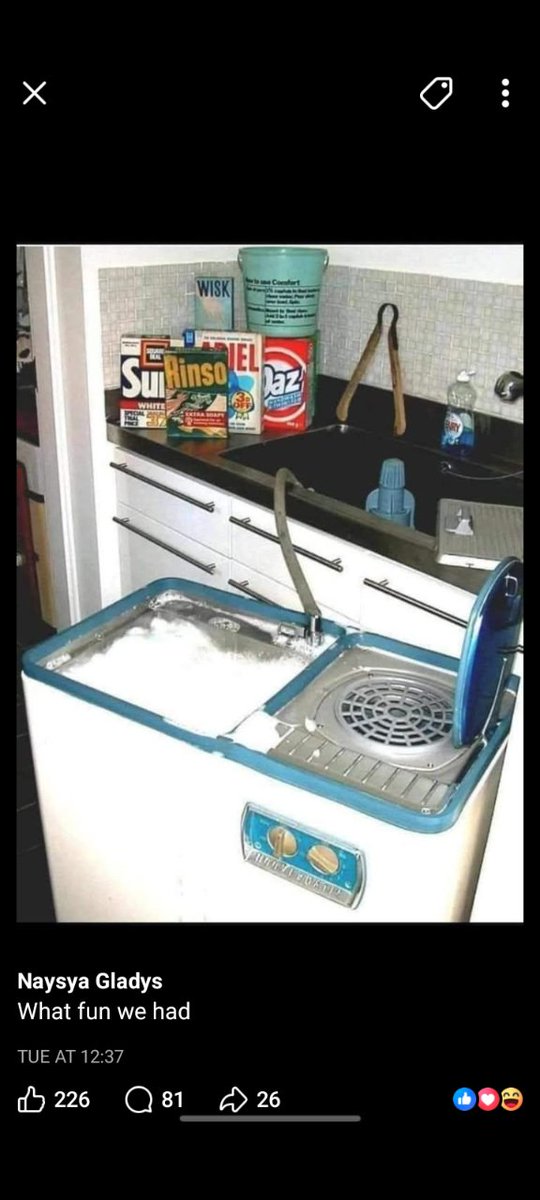 AndreaJackGoro's tweet image. #Memorylane Slaving over it!
Getting your smalls out with the wooden tongs!
Daz or Persil was a favourite!