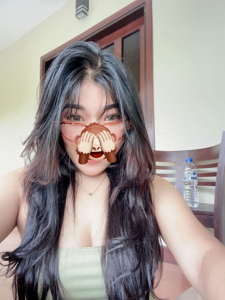 iam3ella's tweet photo. mau buka bareng atau buka sendiri🙈 https://t.co/zFps9zPfXL