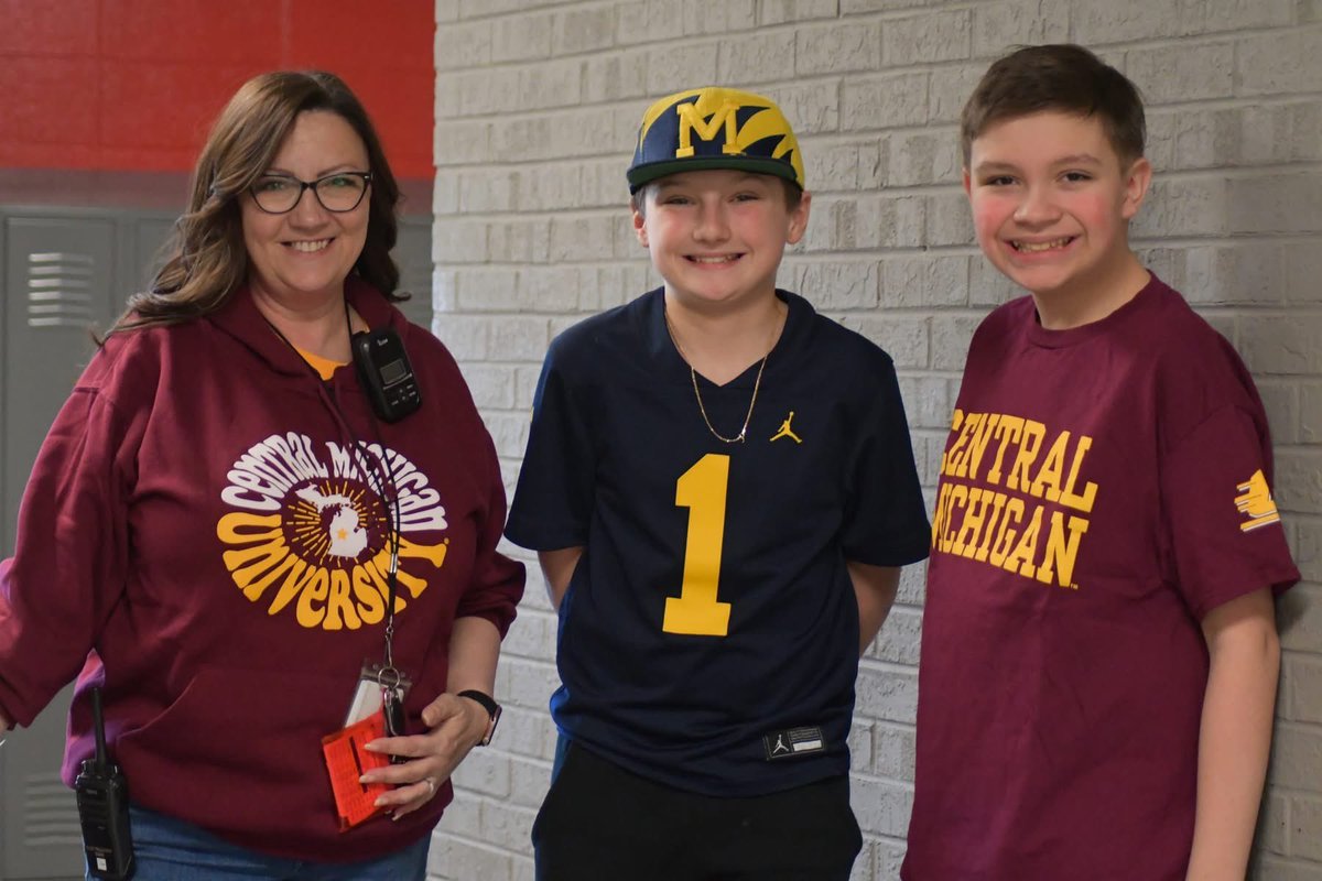 myLSPS's tweet image. 📖 Seeing our halls filled with book characters, comfy readers, and school spirit reminds us just how powerful—and FUN—reading can be: facebook.com/share/p/179dnU…. #myLSPS