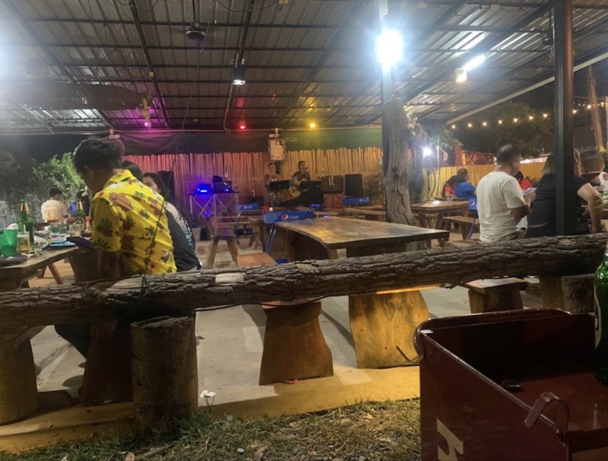 199aabb1's tweet photo. ร้านต้นหอม คู่ หรือหญิงเดี่ยว ทักทายกันครับ เบียร์เย็นๆ #บ้านทุ่ม

#ขอนแก่นนัดเย็ด  #ชายเดี่ยวขอนแก่น #ขอนแก่น #สวิงกิ้งขอนแก่น https://t.co/BjSFUpC3vE