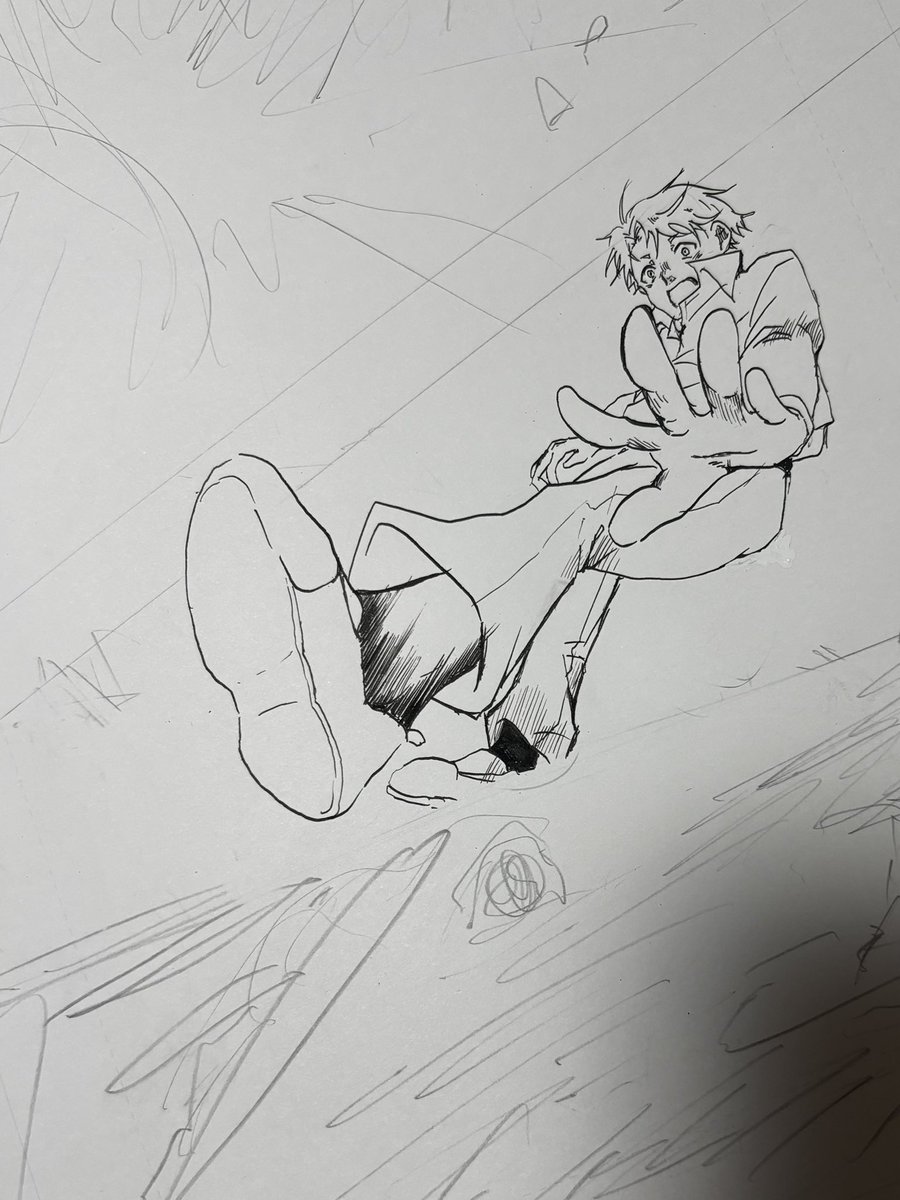 ⬅️時間無さすぎて下書きがほぼアタリ
➡️ペン入れ
一発描き得意なのが救い

#漫画家志望