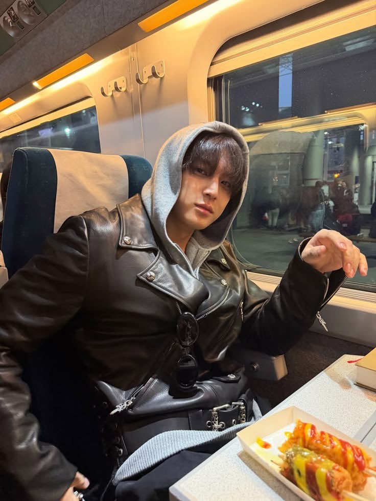 Zachary. (restarting) tweet media