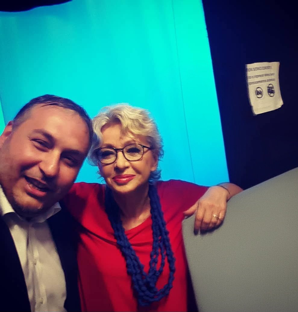 DavidMurgia's tweet photo. BUON VIAGGIO AMICA MIA...MI MANCHERANNO LE NOSTRE CHIACCHIERATE...
#DavidMurgia #ilsegnodigiona #EnricaBonaccorti https://t.co/15LanQwnji
