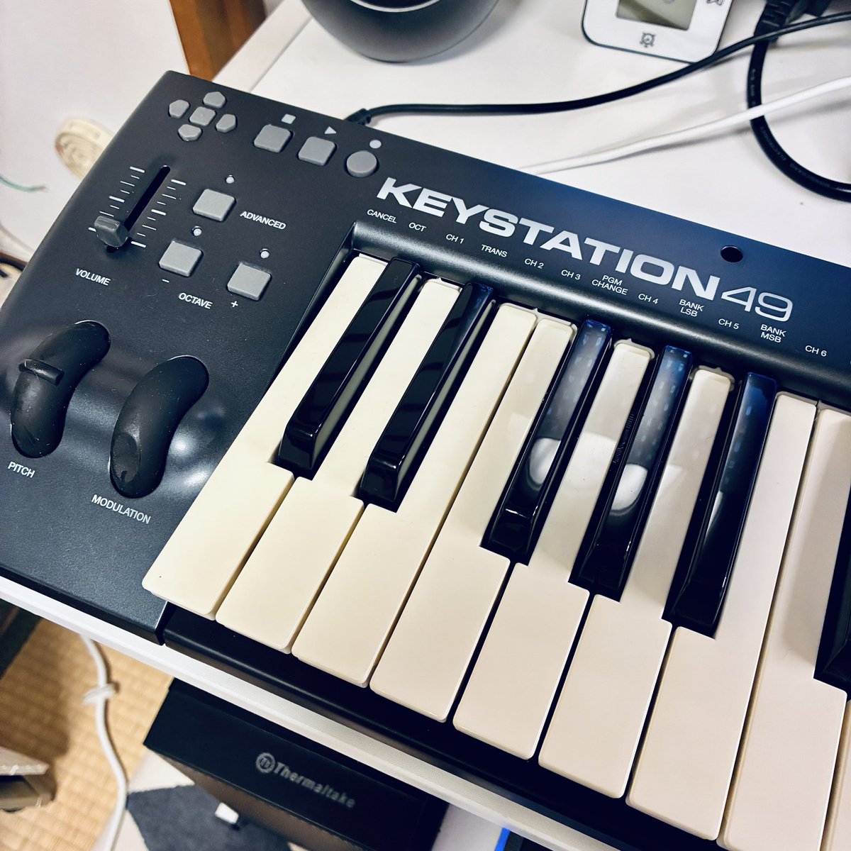 yaz_sensual's tweet photo. M-AUDIO Keystation 49(not mk3)
あかん、ホイールやツマミが加水分解で死んでるw
もっと古い先述のevolutionの方が
感じが良いw
処分対象かなコレw
皆さん加水分解どうしてますか?
#MIDIkeyboard #DAW https://t.co/U4bj4PMUIt