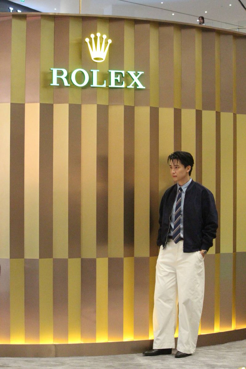 f_a_a_i_i's tweet photo. ⌚️
#nengnn #เน๋งศรัณย์ #หมอเน๋ง
#GMTMasterII #Rolex https://t.co/nPR3UP6MYy