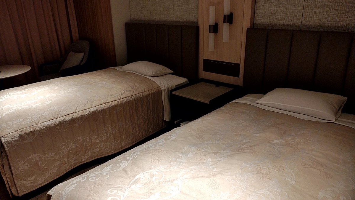 toshionix's tweet photo. ひとりなんだよなー https://t.co/qPLOQ6HOkh