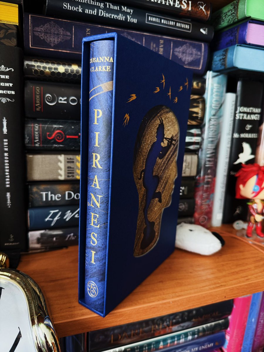 sullenpoetry's tweet image. one day one pretty book from my collection: Piranesi by Susanna Clarke (the folio society edition)