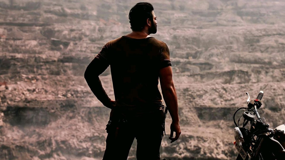 dieheartdarlin's tweet photo. even his back frames are pure cinema.. #Prabhas 🦖🔥

#Salaar https://t.co/P9AXEeK8RW