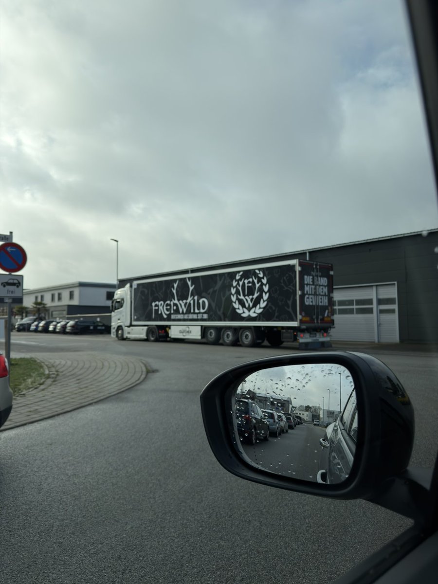 Hier hat einer nen ganzen LKW voll Scheiße geparkt, was machen?