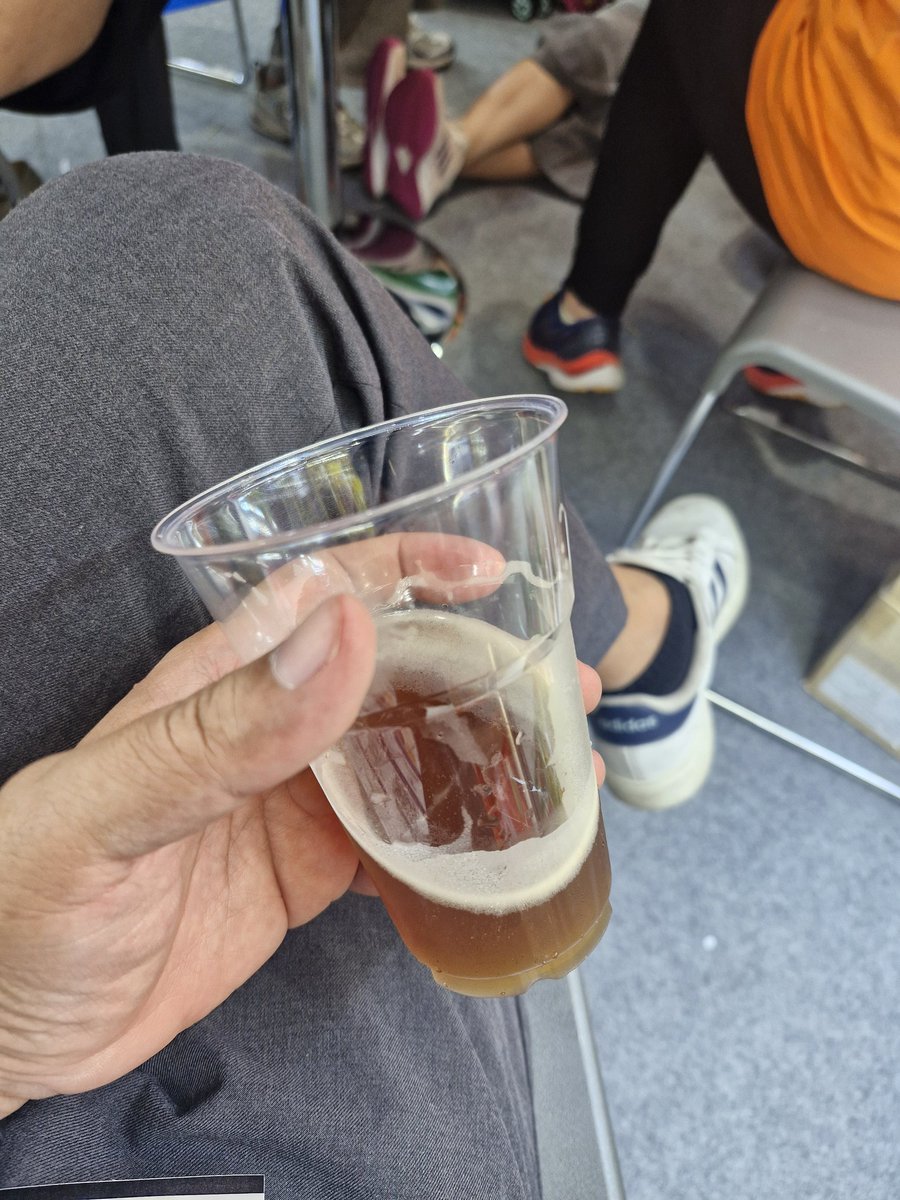 ลุง tweet media