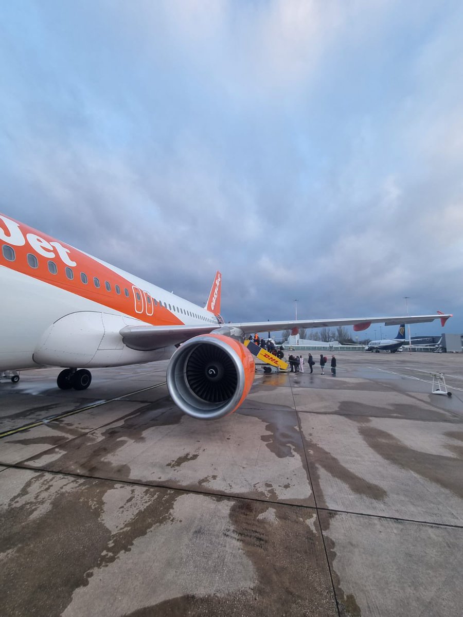 wayneys_world's tweet image. Hometime! #belfast #guinness #daytrip #easyJet