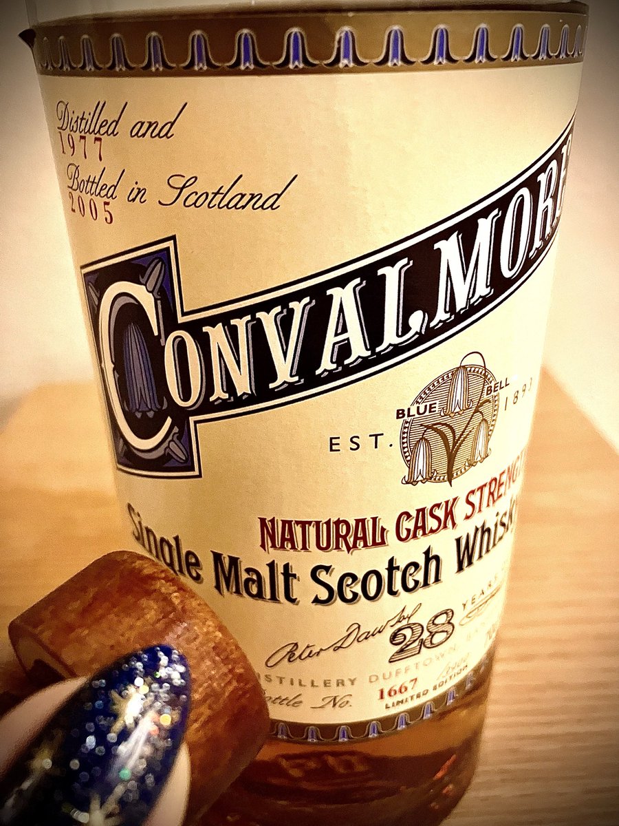 kilchom's tweet photo. お疲れ様です🤠

今日は　CONVALMORE 28

（1985年に閉鎖されたスペイサイドの蒸留所、コンバルモアの希少なオフィシャルボトル。2005年にディアジオ社の「スペシャル･リリース」シリーズの一つとして3900本限定ボトリング。
57.9%）

をス���レートで‥乾杯です🥂

#TWLC
#木笠シリコン栓 https://t.co/enOedUASCW