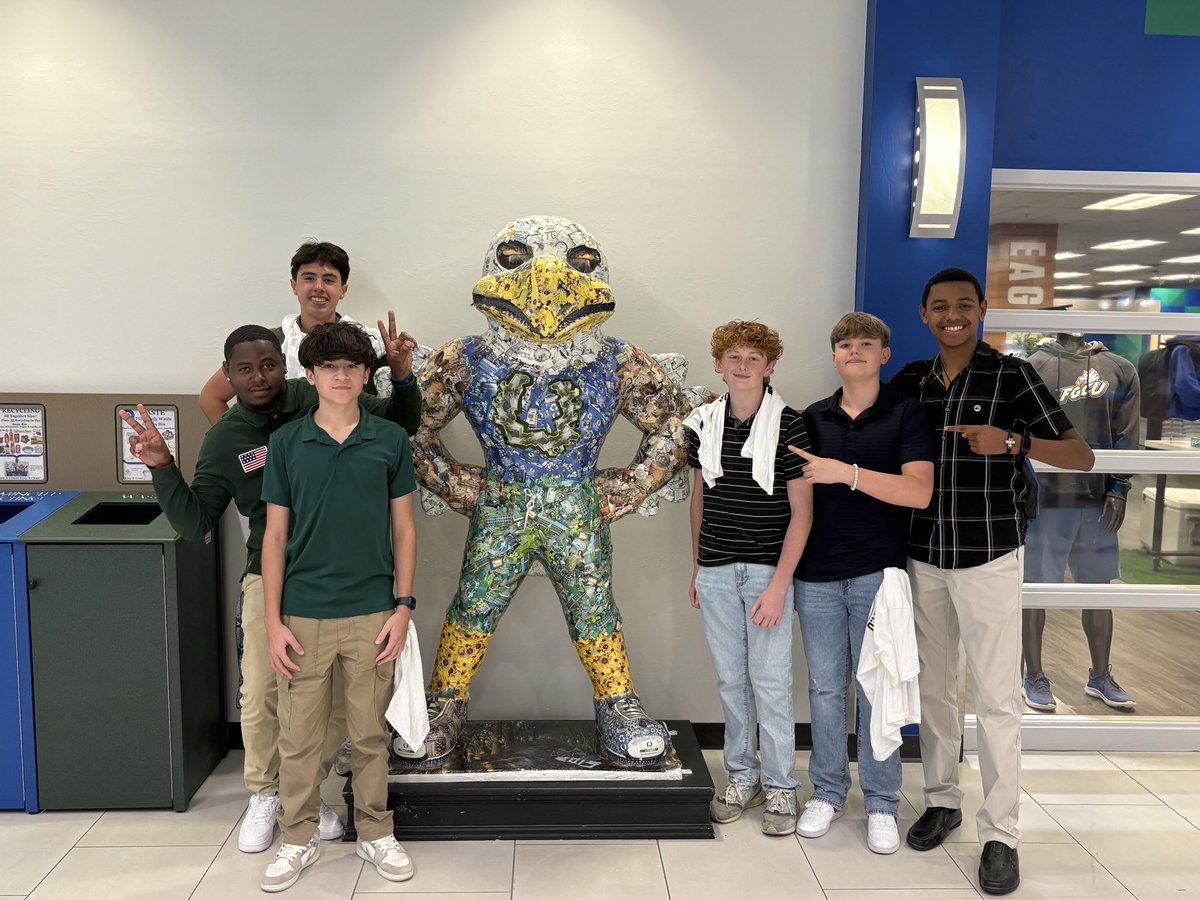 TMStigersharks's tweet photo. We had an amazing time at the 5th Annual Young Men L.E.A.D. Summit hosted by the @FoundationLCPS! Our students had a great time learning about leadership, education, and personal growth. Thank you so much and shoutout  to @fgcu for hosting the event! 🦅💚💙 https://t.co/bJZb6vllBL