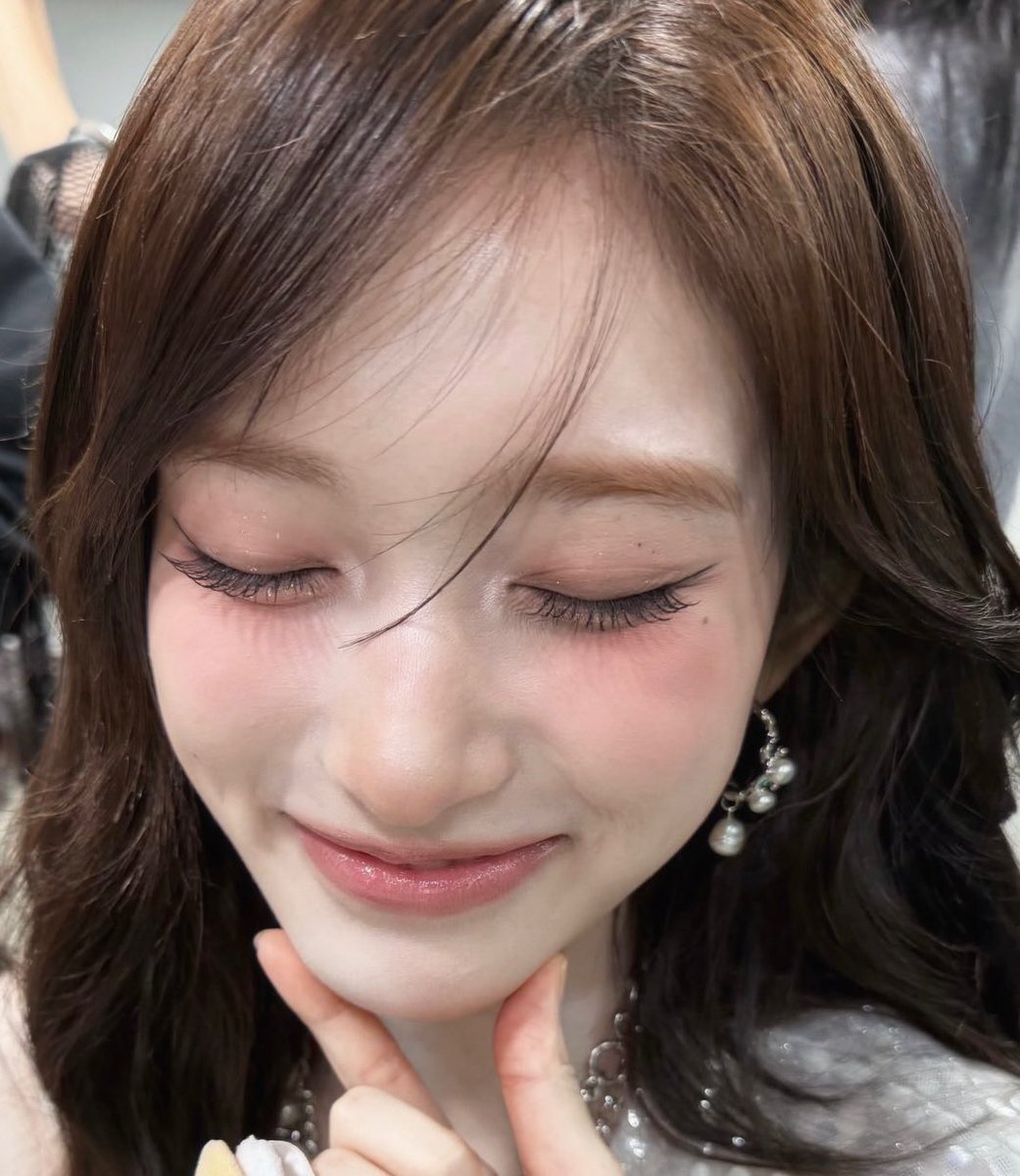 wannyan329_'s tweet photo. メイク見やすいですーーー‼️🙏🏻
ありがとうございますーー‼️‼️

瞼の大粒ラメはどこのですか…。使ってる全部のコスメ知りたいです… https://t.co/Ekfra3CRCH