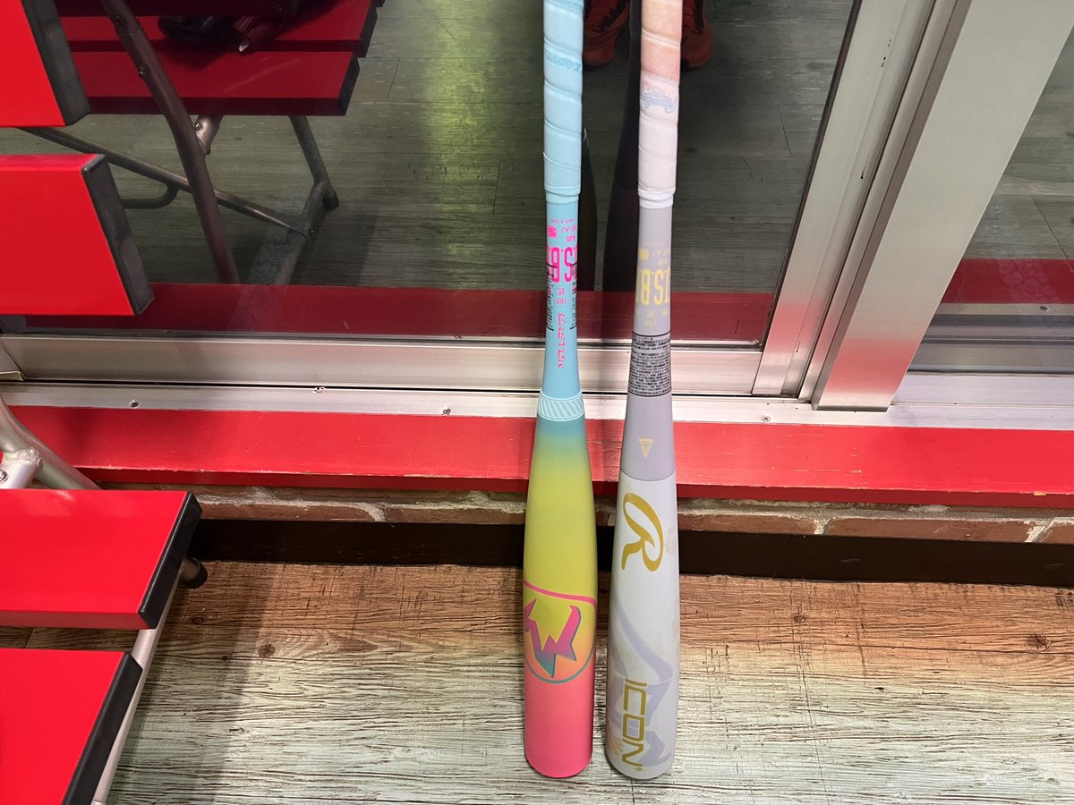 yu_vr38dett's tweet photo. キャプテンと私で最新のバット買いました

軟式バットそろそろ1本に落ち着きたい… https://t.co/LyEBdPZ8nl