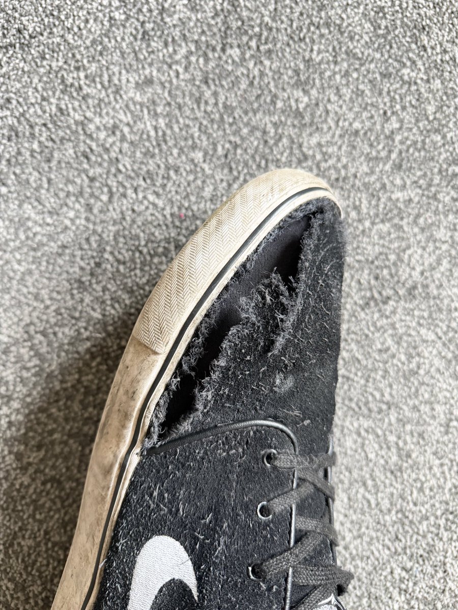 ANTDWNTR's tweet photo. @Nike I remember when These shoes were built to last. But now, without skating in them they seem to just fall apart! This is around 12 months general wear. Shocking and a shame really https://t.co/DKQZQ7TxO7