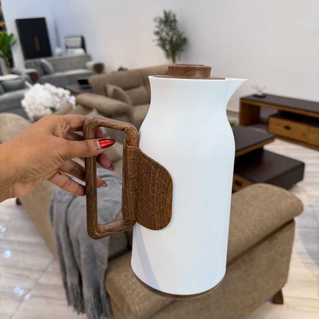 polliemw's tweet photo. Redefine elegance with this 
Premium Elegant Vaccum Flask. 

Food-grade Material 

Guaranteed quality 

Keeps Beverages Hot for long upto 12hrs⏺️ Cold❄️Upto 24hrs

Capacity = 1L
A touch of Elegance to your Gatherings.

Ksh 2600

https://t.co/MfnK5X2oKx https://t.co/vFkcEaGQTZ
