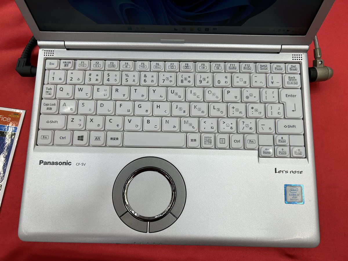 PCcomfullAKB4's tweet image. 今週の秋葉原4号店限定セール！
②【CF-SV7UFKVS】
上位モデルの構成！

型落ちではあるものの、基本的な作業には十分なi7-8th！メモリ16GB入りなのもGood👍

また、今やほとんど付かなくなったDVDマルチ内蔵し、ディスクの持ち出しも可能！

Type-C充電🙆

10台限定！
#panasonic #sv7 #レッツノート