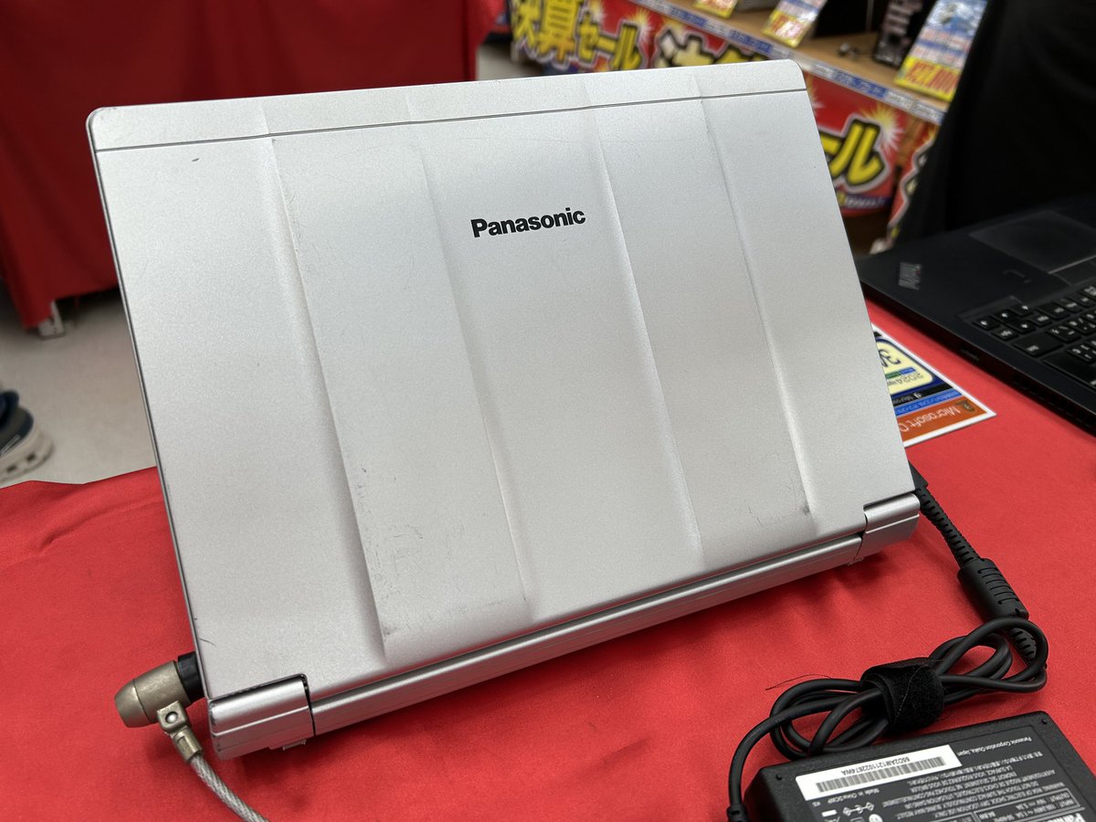 PCcomfullAKB4's tweet image. 今週の秋葉原4号店限定セール！
②【CF-SV7UFKVS】
上位モデルの構成！

型落ちではあるものの、基本的な作業には十分なi7-8th！メモリ16GB入りなのもGood👍

また、今やほとんど付かなくなったDVDマルチ内蔵し、ディスクの持ち出しも可能！

Type-C充電🙆

10台限定！
#panasonic #sv7 #レッツノート