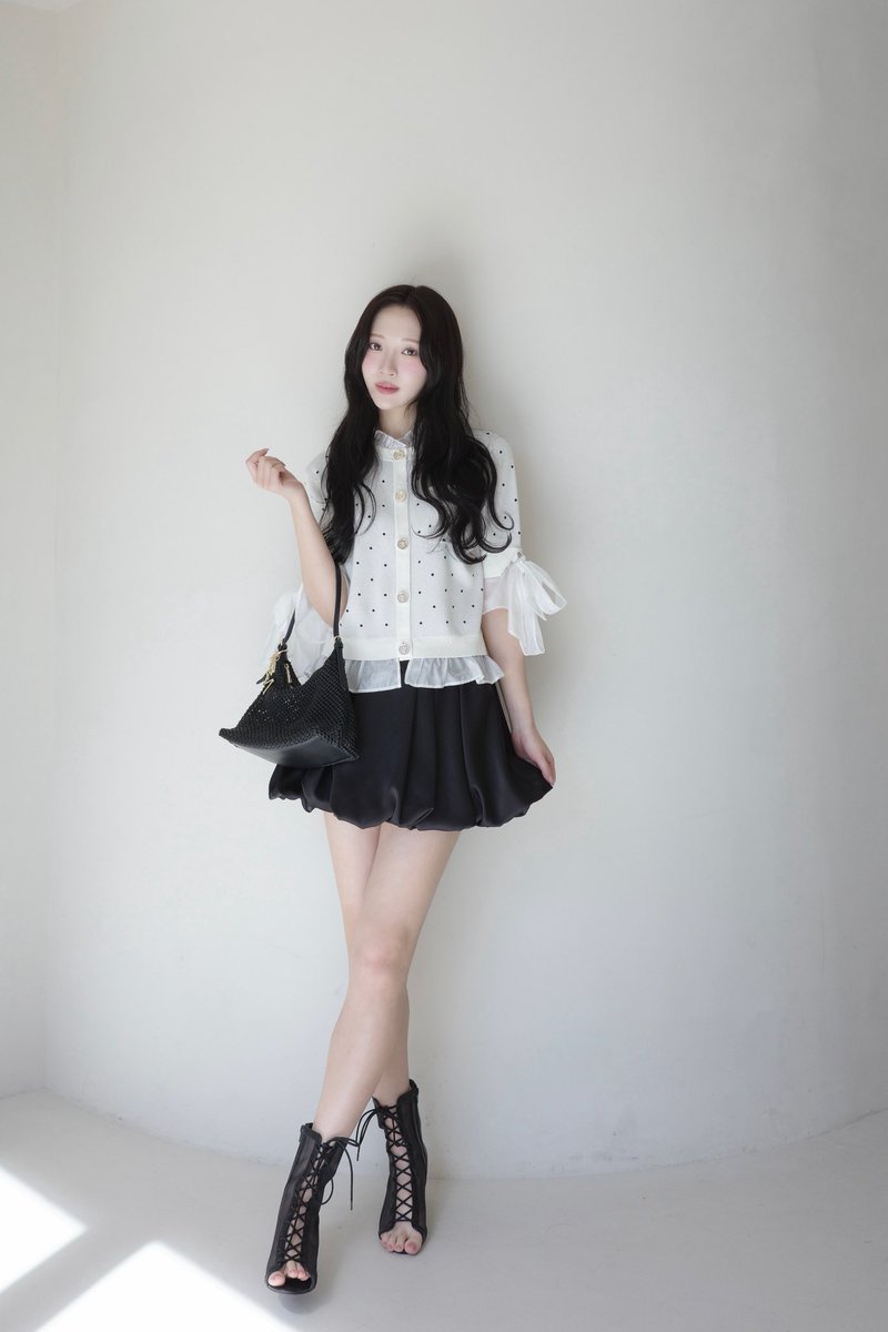 msmchum1016's tweet photo. 人気カーディガンのハーフタイプは
色んなカラーがあって可愛い🖤

#eimyistoire https://t.co/2oCNcrzRx2