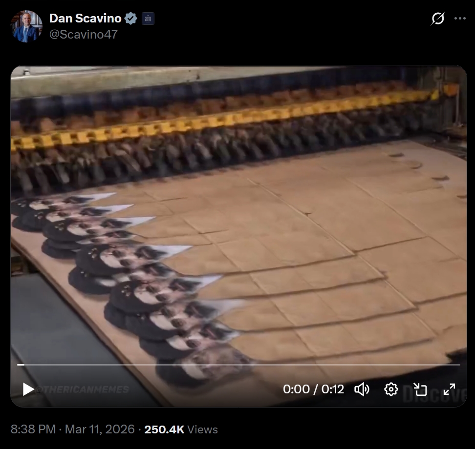 Kabamur_Taygeta's tweet photo. Dan Scavino is Trump's most trusted advisor.

He knows things others don't, and I believe he's been dropping hints for years.

He showed the new Iranian leader being printed in a factory, because knows about the cloning puppet show.

He showed a hand saving Trump from the bullet, because he knows about Galactic Federation.