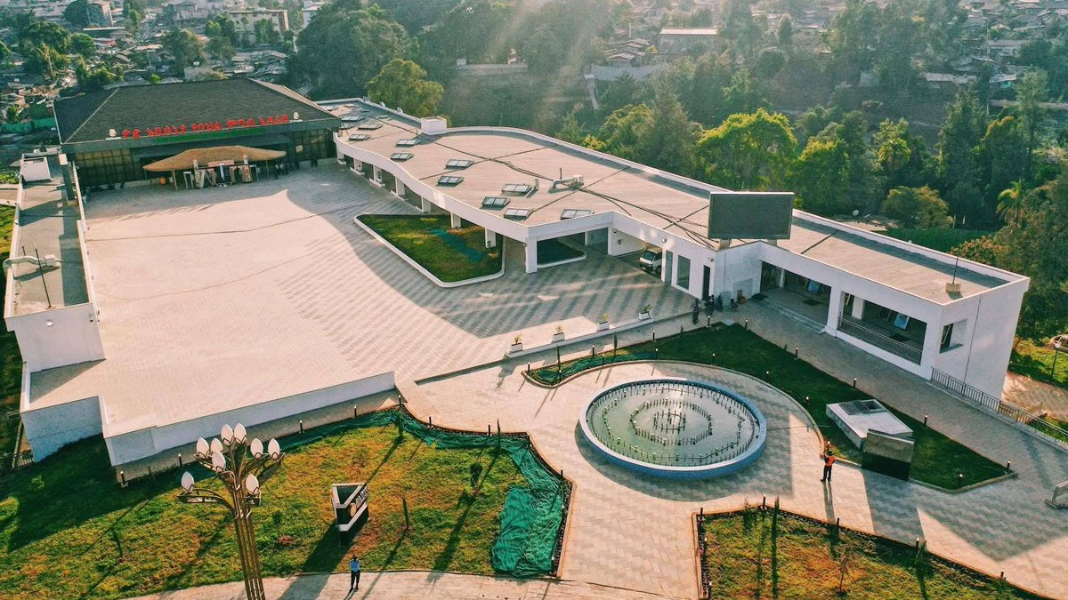 “የአዲስ አበባ የኮሪደር ልማትና መልሶ ማልማት ስራ አነስተኛ ቢዝነሶችን የሚያዳክም ሳይሆን፣ ይበልጥ ዘመናዊ፣  ለስራ እና ለሸማቹ ሳቢ በሆነ መንገድ መልሶ በመገንባት የተሰራ ነው”።
ከንቲባ አዳነች አቤቤ