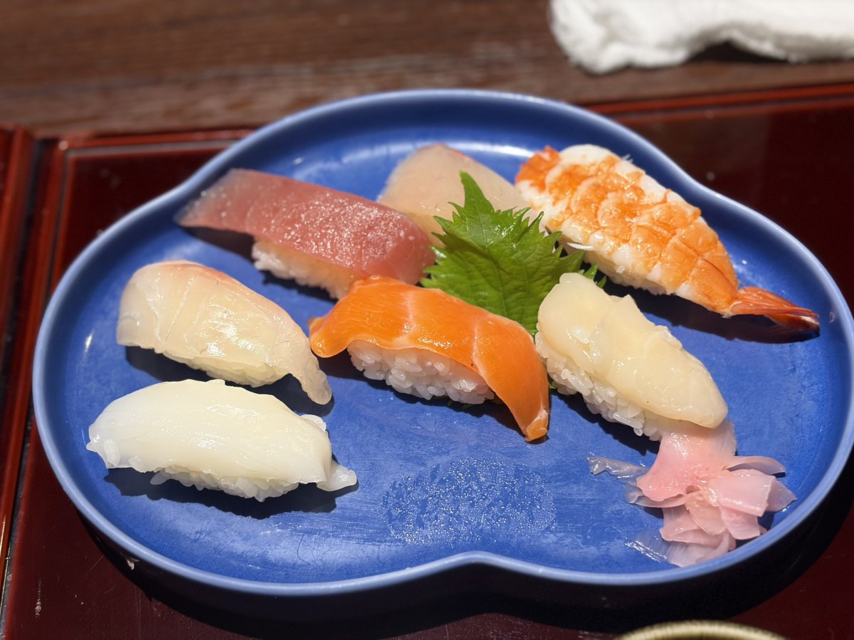 Qv7Tl's tweet photo. @kazuyan1213 寿司もあげる🍣 https://t.co/s3Y5xmPWOn