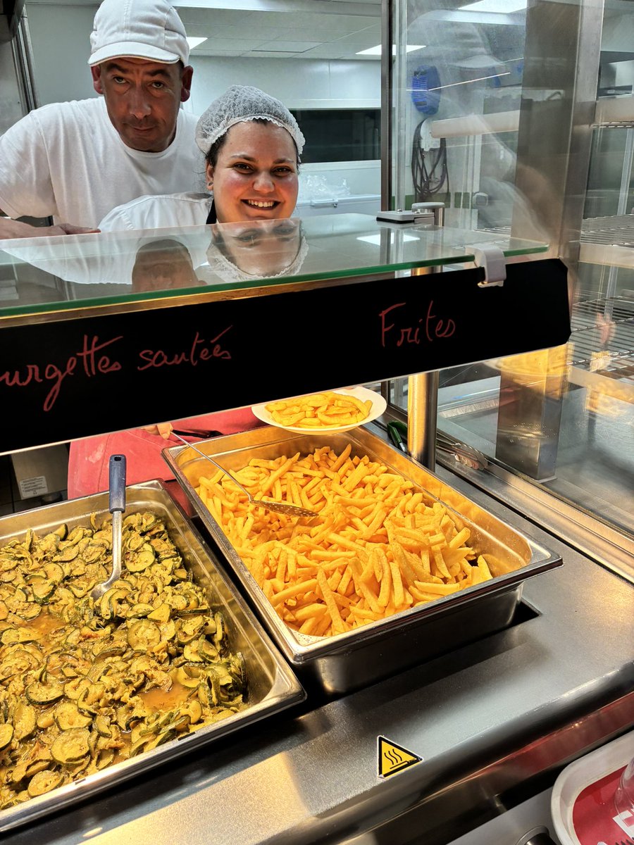 Lycée du Golfe de St-Tropez tweet media