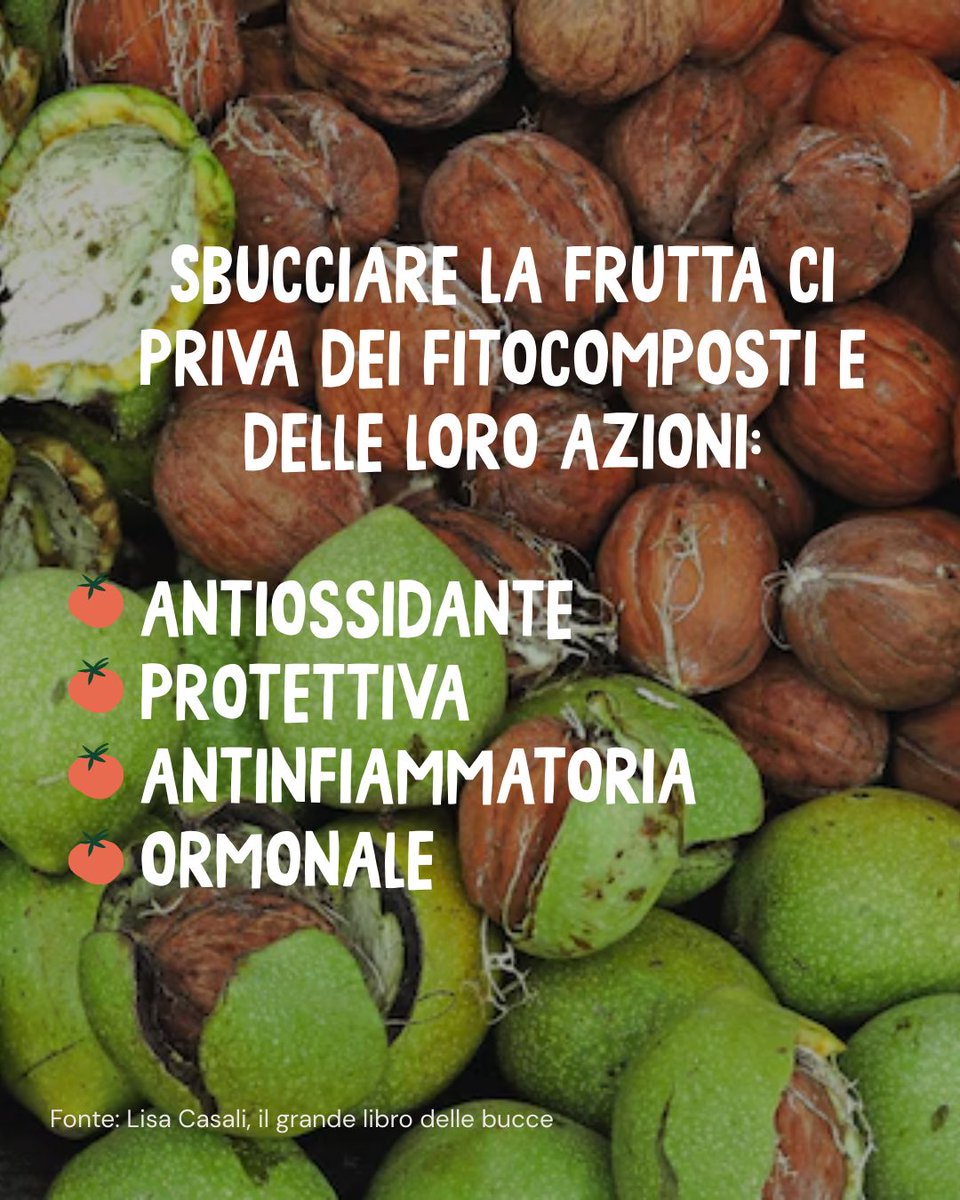 foodpolicybg's tweet photo. Sbucciare frutta e verdura? Un errore! Nella buccia trovi fibre, vitamine e antiossidanti. Sprechiamo tonnellate di risorse edibili, eppure, quello che oggi consideri scarto può diventare fonte di nutrimento. Basta sapere come fare! #turnthetables #euDEARProgramme https://t.co/t8dEoANK2g