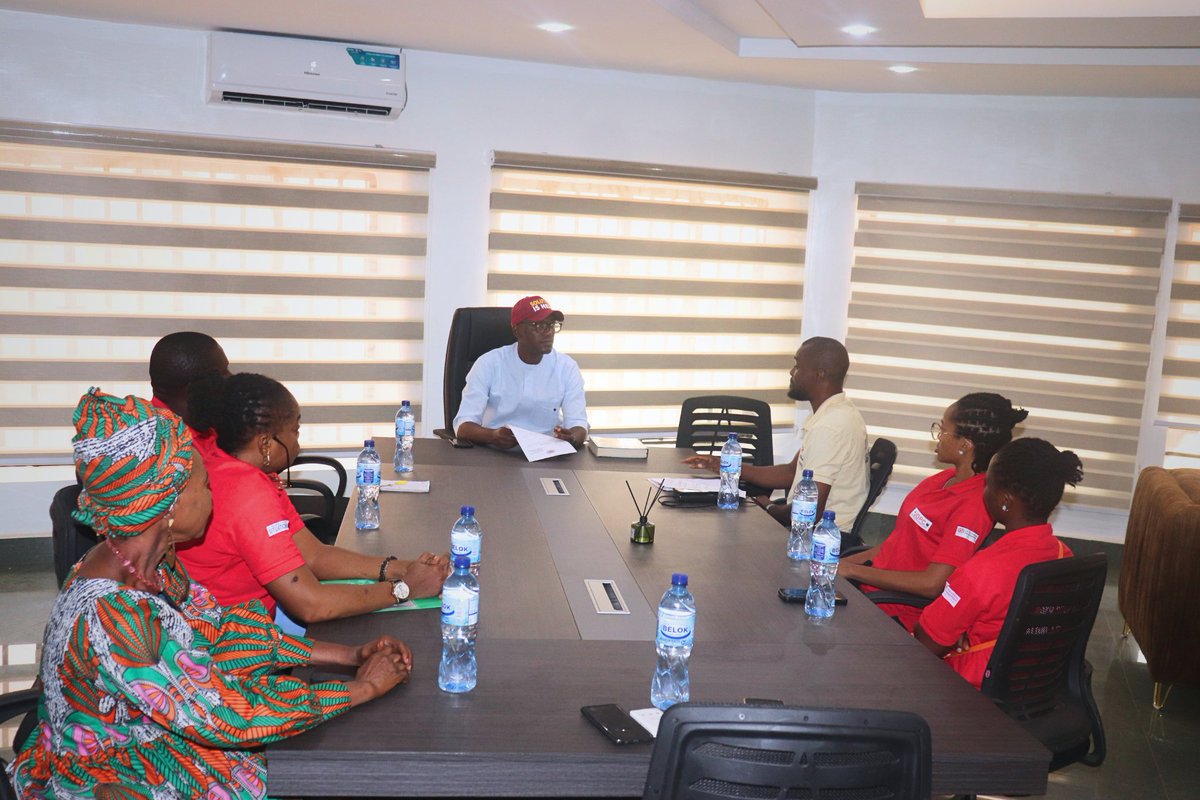 JDPCNNEWI_'s tweet photo. JDPC Nnewi, through ALGAF, met Aguata Mayor @buezeofobuike to push for citizen engagement, transparency, and accountable local governance at the grassroots.
#algaf #jdpcnnewi #accountablegovernance #situationroomng #ukfcdo #AgreaterAguata https://t.co/9puUpio3BH