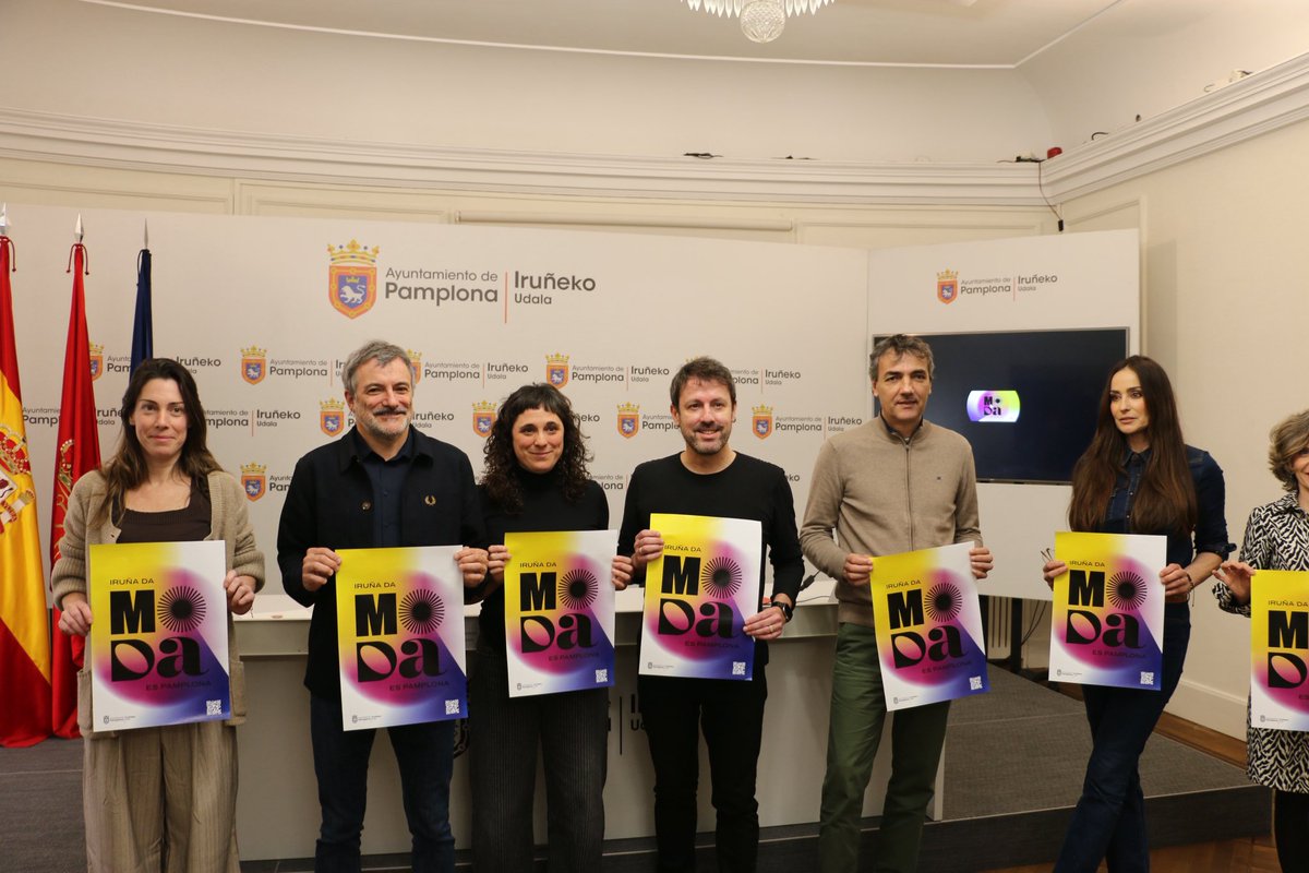 GeroaBaiIrunea's tweet image. 🪡 🧵 @miarmendariz "De marzo a octubre, en #Iruña respiraremos moda".

💡 El primer evento, que organiza Creanavarra, será la presentación este viernes en el Navarra Arena.

Modaren inguruko lana eta sorkuntza ikusarazi eta bultzatu nahi ditugu

🔗 geroabai.eus/es/actualidad/…