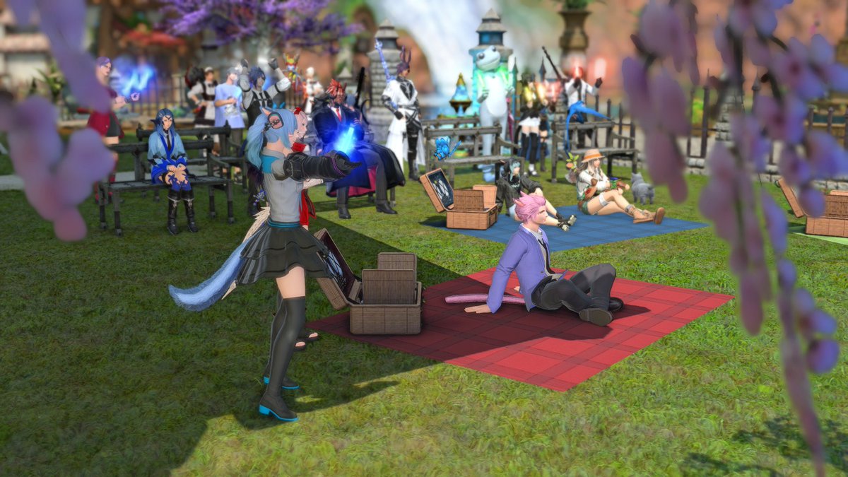 FinalFantaCee's tweet photo. We're in full swing! Artist Runway begins in half an hour, all creatives (artists, gposers, streamers) are welcome to come give themselves a shout out on stage! #LobbyConAP https://t.co/ZkheqjabjZ