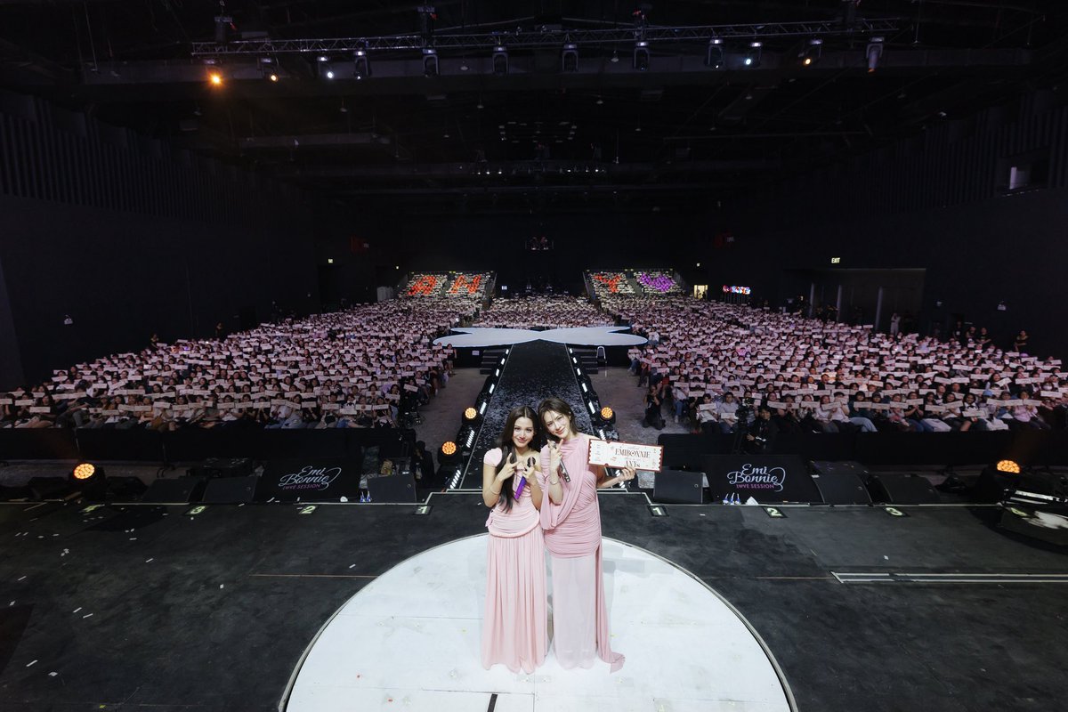 A•M LIGHT BOX tweet media