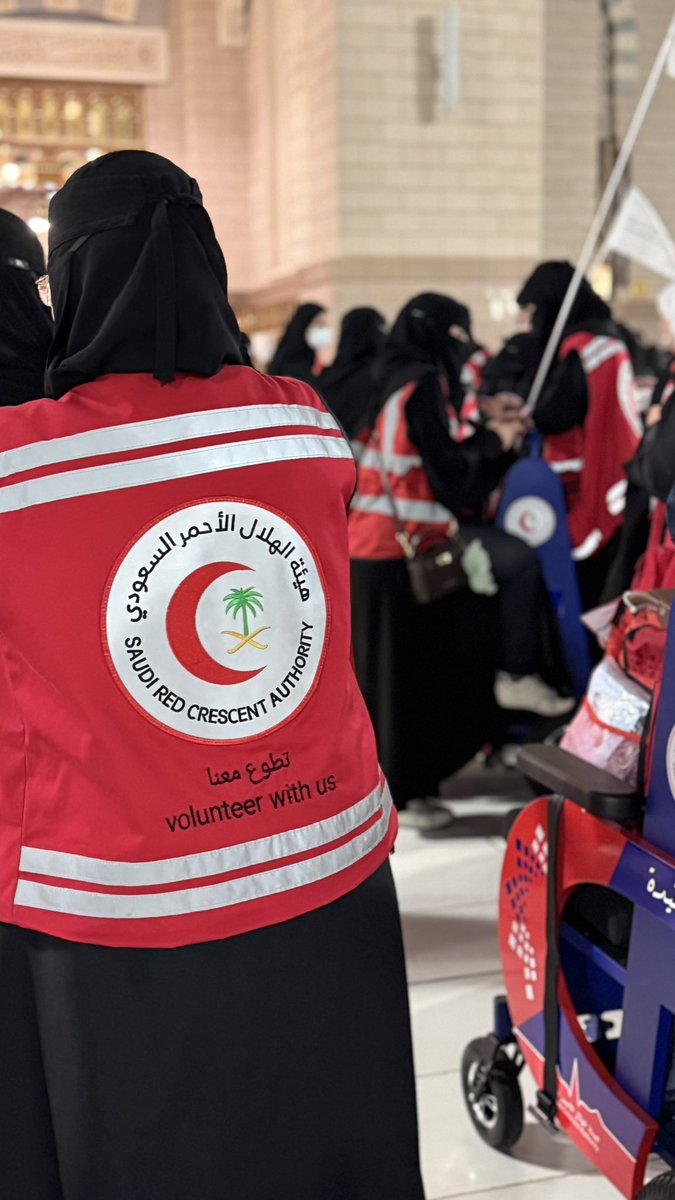 Abeeralnujide's tweet photo. مابين المسجد النبوي ومسجد قباء،
نهار 22 وليلة 23 رمضان مع افضللل تيمم 🤍

#المدينة_المنورة #الهلال_الاحمر https://t.co/XH31A7m5Ad