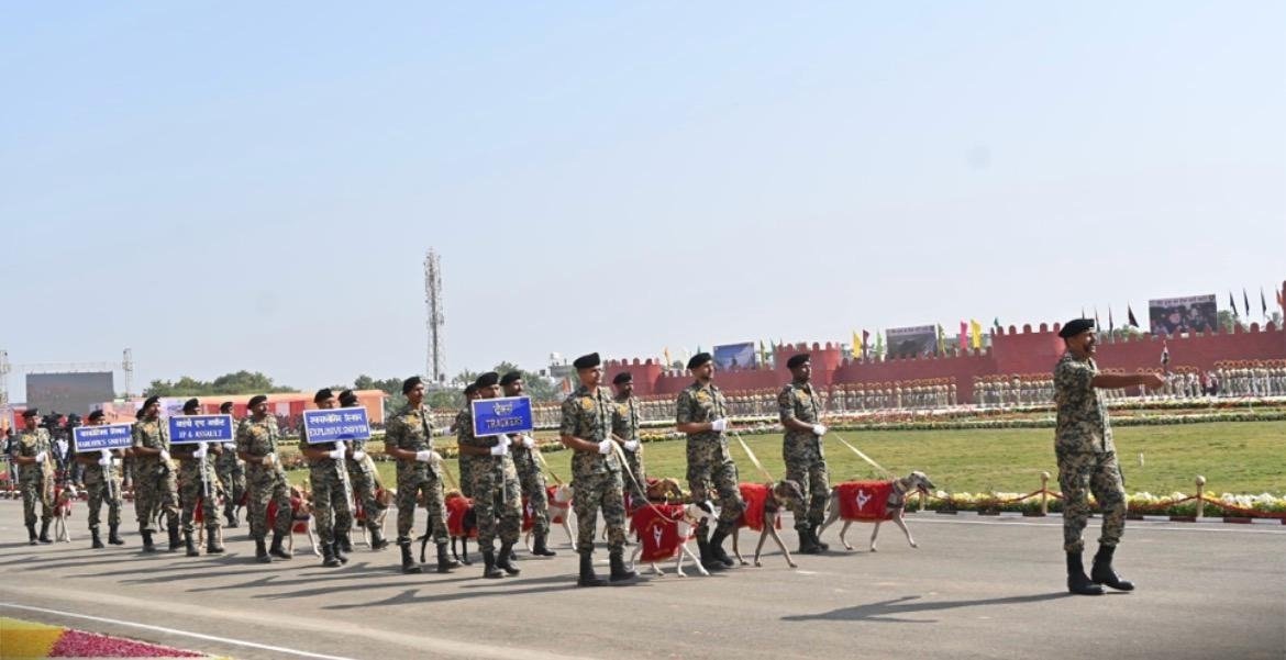 NehaAgarwal_97's tweet image. With sharp instincts and loyal hearts, the Indian Army’s K9 units proudly march forward, playing a vital role in safeguarding the nation. Salute to these brave warriors. 🇮🇳🐕
#BSF #BSFK9 #Bravery #NationalSecurity