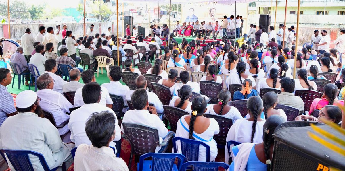 rajumaddipati's tweet image. నిరంతరం కృషి చేస్తూనే ఉంటాం.

మద్దిపాటి వెంకట రాజు 
గోపాలపురం శాసనసభ్యులు 

#Gopalapuram #Devarapalli #HealthcareDevelopment #MaddipatiVenkataRaju