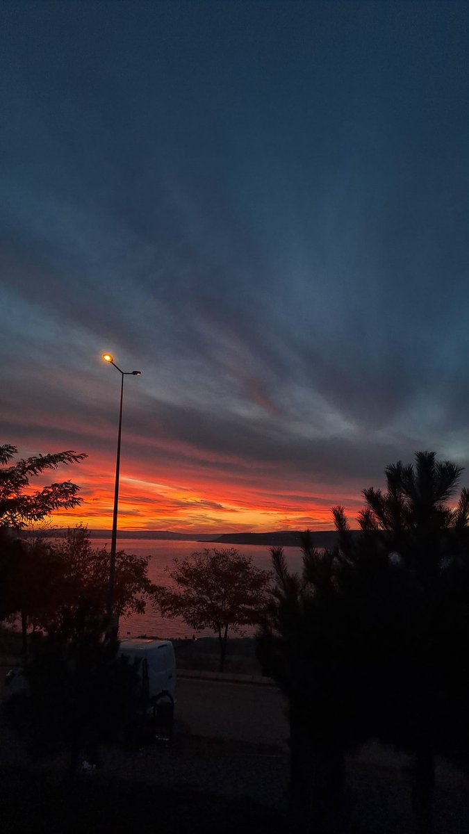 fnururuc's tweet photo. Sunset https://t.co/w1wFKfT7cP