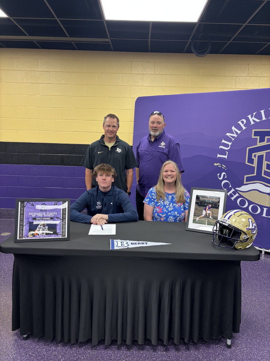 LumpkinFB's tweet image. Congratulations Wolf Harbin @Wolf_Harbin24 on signing to play football at Berry College. They are getting an amazing hard worker and an even more amazing young man. @BerryFootball #hardworkpaysoff