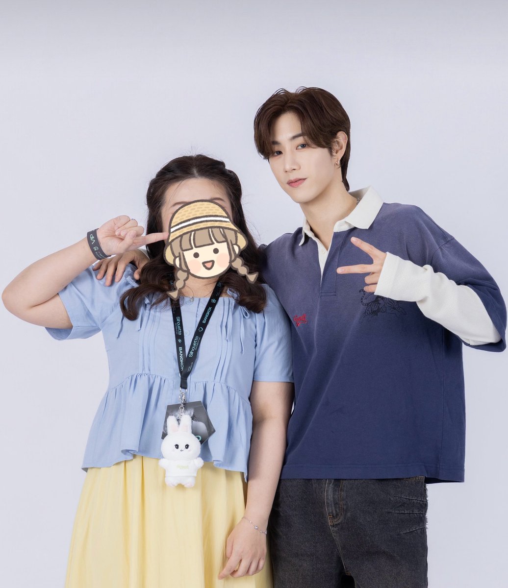 MTBB_M's tweet photo. มัคคึ2นิ้วตลอดไป รอซ่อมคับเพราะหน้าเกร็งสุดชีวิต 🤣   #MarkTuan  #MarkTuanFanconBKK2026 https://t.co/TKJhTUen30
