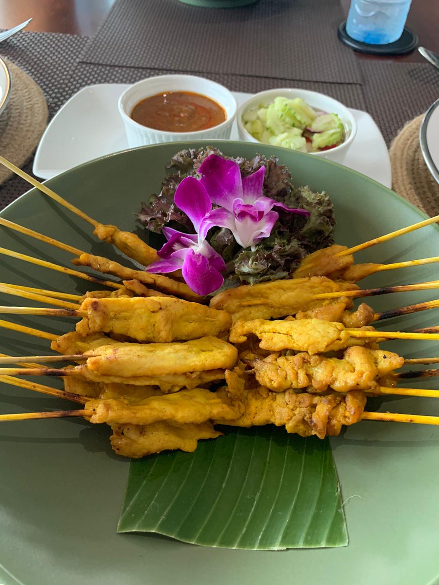 AMCharter's tweet photo. Lunchtime onboard MiaKai, a #luxury yacht available for charters out of Phuket! -> https://t.co/4mFZ5ClN3f thank you #chef Kittapas ;) #luxuryyachtcharter #phuketyachtcharter #privatechef #luxurytravel #yachting #yachtinglife #boating https://t.co/g7jUUZeU7k