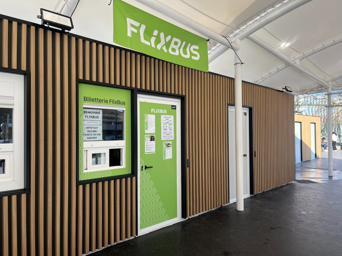 FlixBus_FR's tweet image. Plus de 150 bus/j ver(t)s toute la France depuis la nouvelle gare de #Pershing #PorteMaillot @Mairie17 et nos supers agents pour vous accueillir et vous proposer nos meilleurs trajets toute l'année 💚🚌 #gareroutière