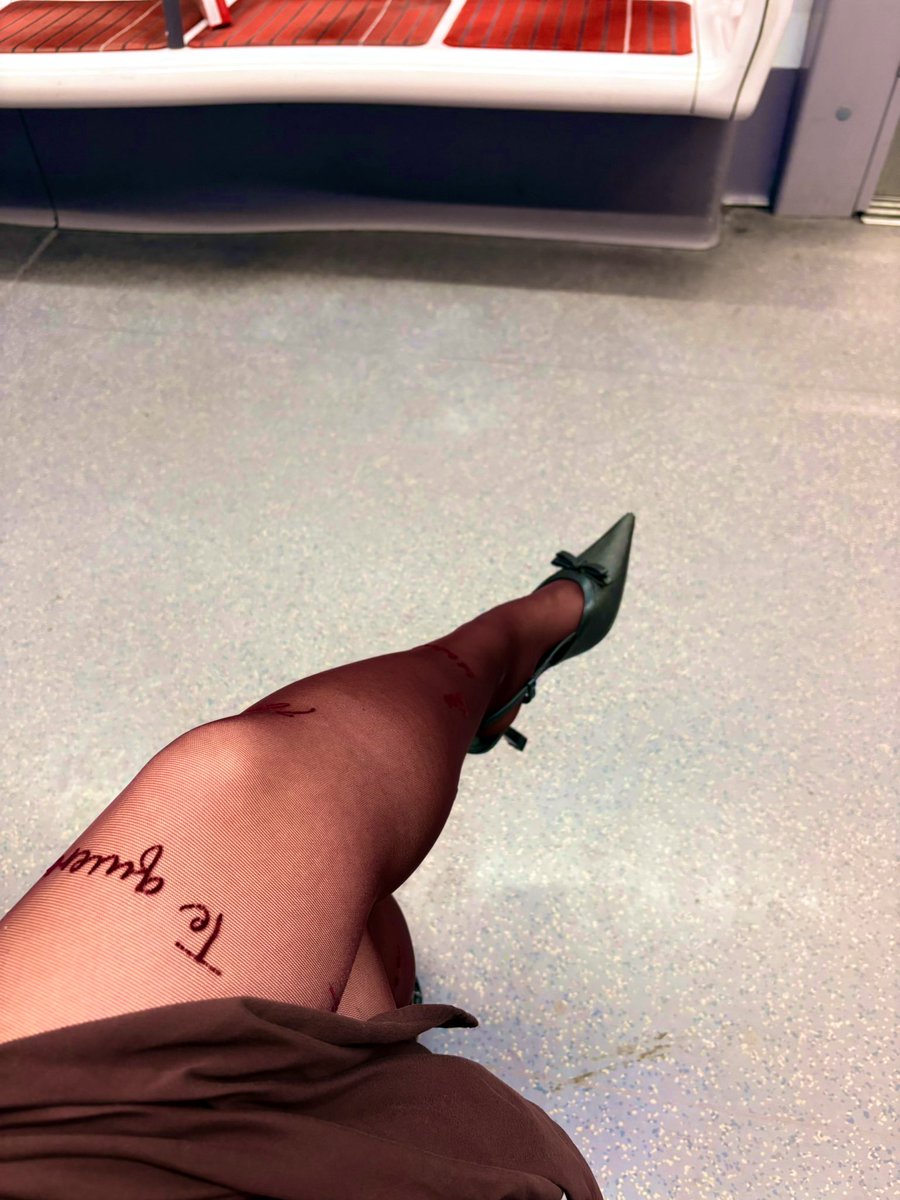 enculeuseGi's tweet photo. Semelles sales et bactéries du métro prête à l’emploi pour soumis au aboie !

Raque et lèche 💎💸💋

@Brun0Parent @rt_feet @RT_subm https://t.co/qOCjPTbb5j