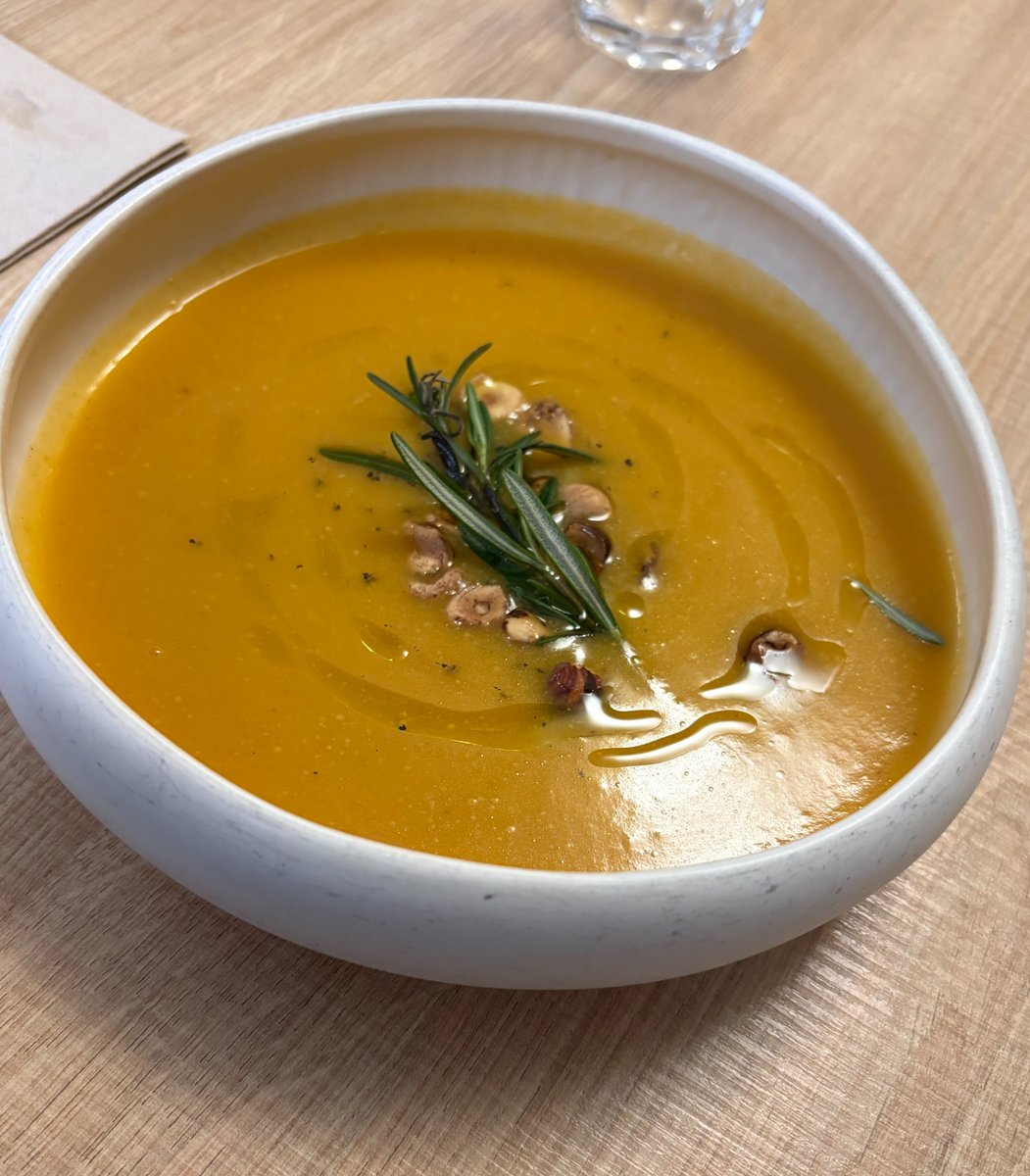 ricardsampere's tweet image. A #Reus hi ha #restaurants dels quals surto més satisfet que d’altres que, movent-me per CAT, costen el doble. És el que té ser de gustos senzills😏. Aquí teniu la crònica 👇 restaurantscat.cat/reus/