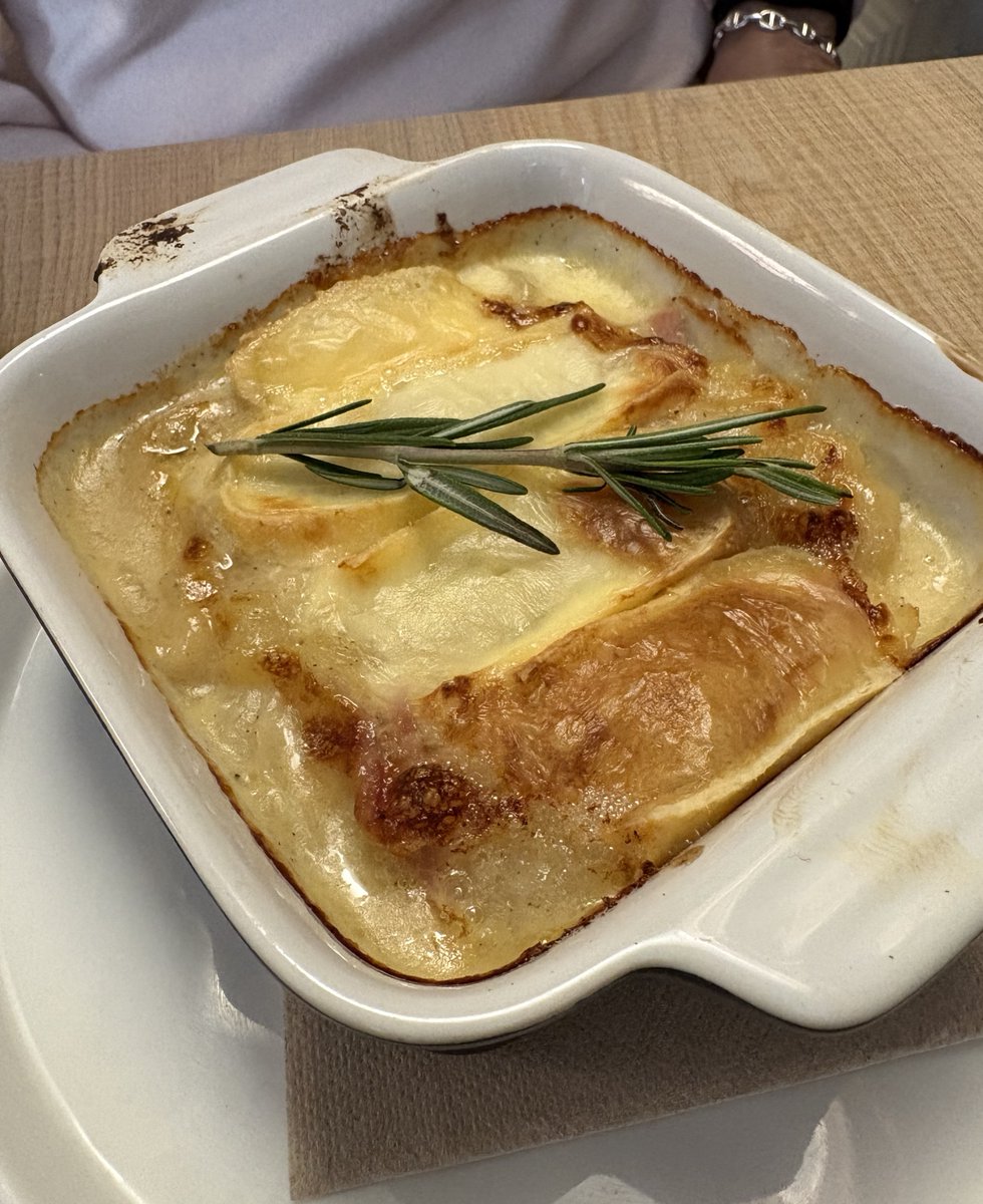 ricardsampere's tweet image. A #Reus hi ha #restaurants dels quals surto més satisfet que d’altres que, movent-me per CAT, costen el doble. És el que té ser de gustos senzills😏. Aquí teniu la crònica 👇 restaurantscat.cat/reus/