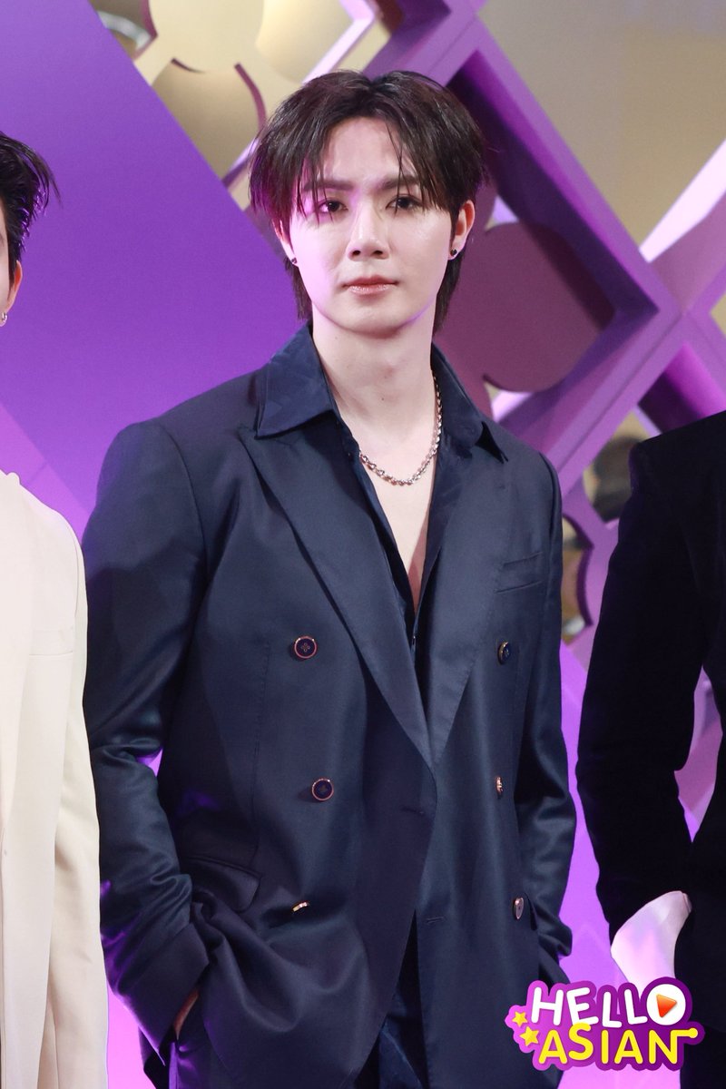 พี่ซี ออลแบลคหล่อสุดๆ

ZEEPRUK AT 9ENT
DMD 9ENT X SIAM PARAGON
#ZeePruk 
#9entawards2026xDMD
#9entertainawards2026
#9entertain
#9entawards2026xSIAMPARAGON
