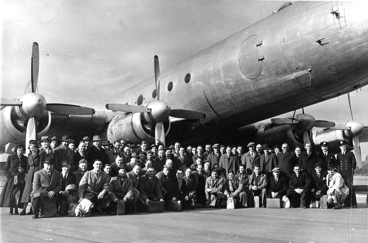 USAS_WW1's tweet image. #planecrash #disaster #avgeek #RAF: March 12, 1950 Llandow Air Disaster: Overloaded Avro Tudor V "Star Girl" flying Dublin, Ireland to Llandow, Wales arrives too low, noses up, stalls, and crashes. 83 aboard. 80 killed. 3 in back survive. At the time, worst aviation crash ever.💔