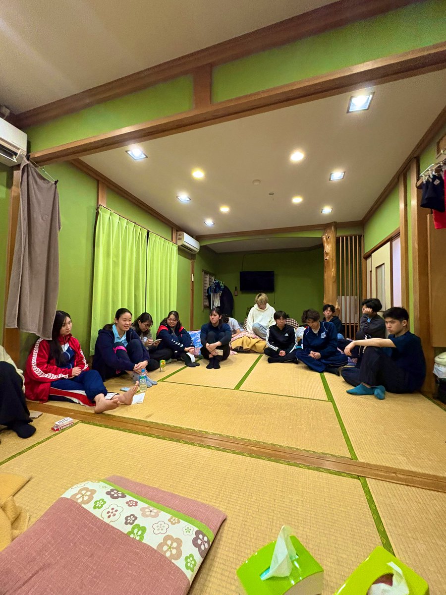 合宿2日目も元気に泳いでます！🏊
お昼にはレクで近くの山にも登りました⛰️
たくさん体を動かした1日だったので、明日に向けてしっかり休みます！
#春から電通大
#uec26
#電気通信大学
#電通大